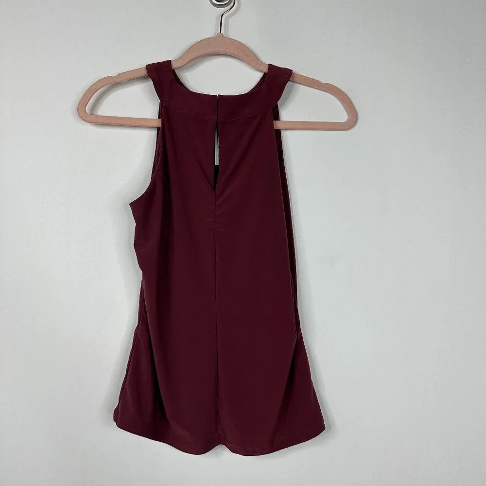 NWT White House Black Market Sleeveless Halter Keyhole Top Zinfandel M - Picture 2 of 7